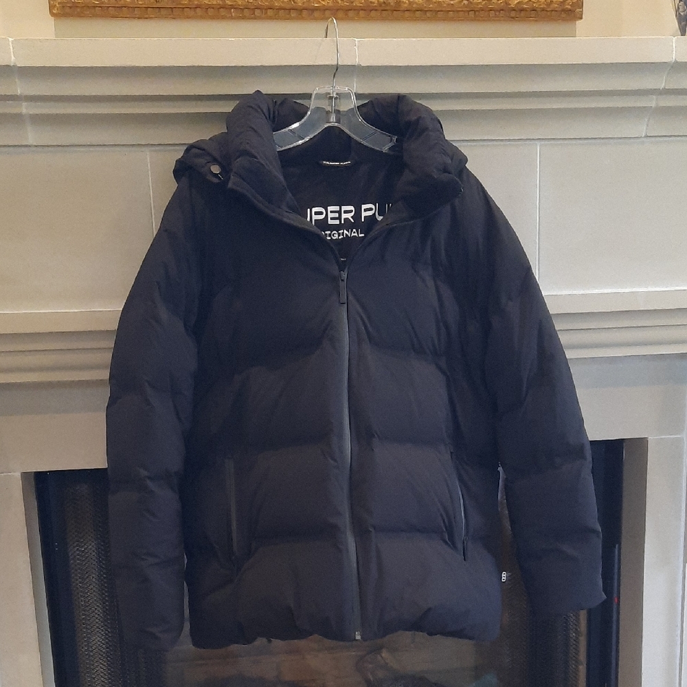 Aritzia Black Puffer Jacket